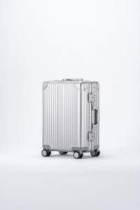 ALVISTA GENUINE S シルバー 斜め正面